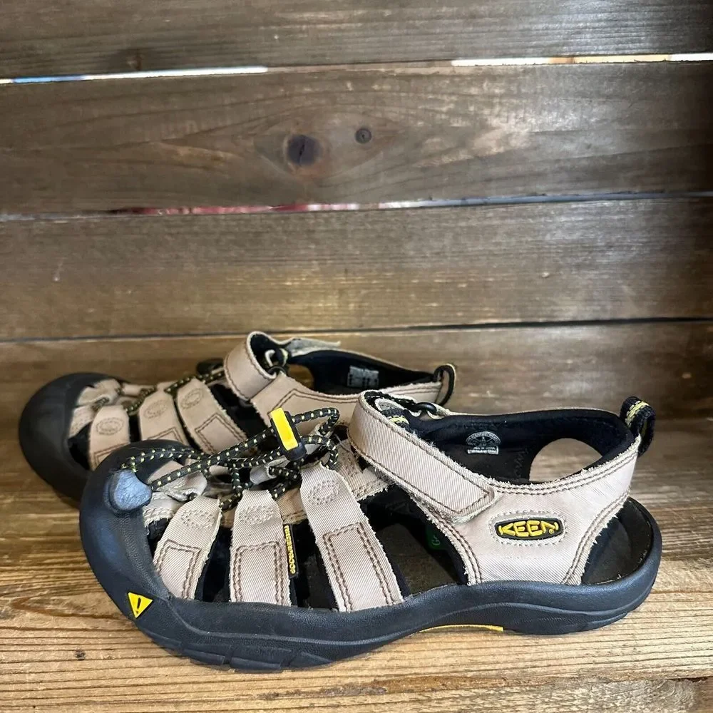 Childrens Big Kids Keen Newport H2 Waterproof Taupe Shoes Sandals Size 3 Y GUC‎